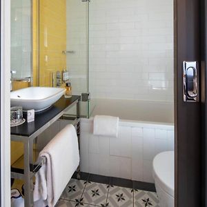 Habitación Contigua